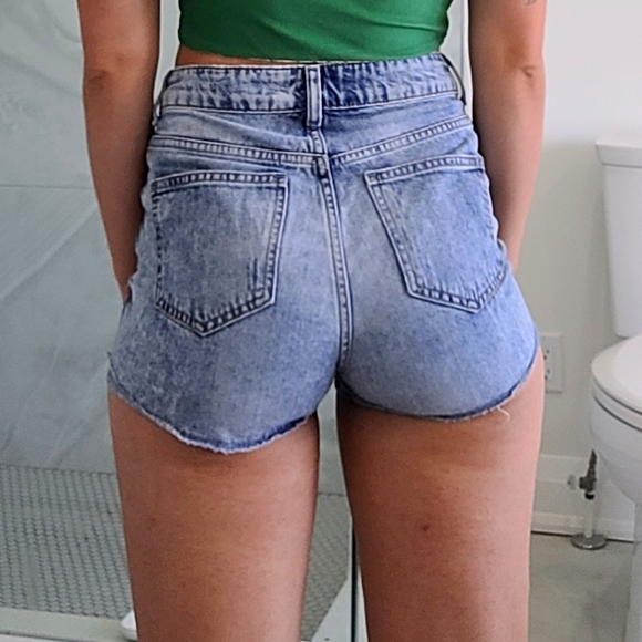 High-Waisted Hallie Shorts from Top Shop - Picture 2 of 3